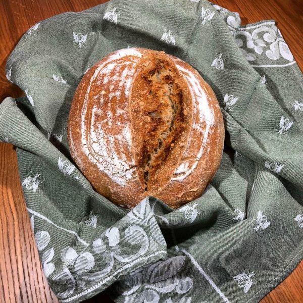 Pane a lievitazione naturale con Maiorca e Russelo